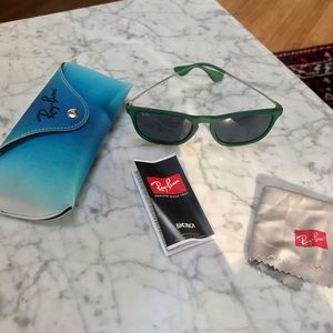 Like new “Chris” style Ray-Bans.